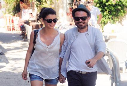 بيرين سآت المعروفة بفاطمة تدخل القفص الذّهبي